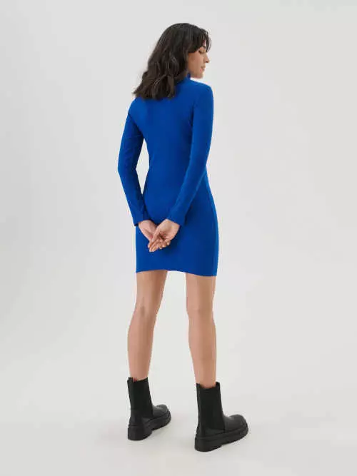 Синя рокля с мини дължина
