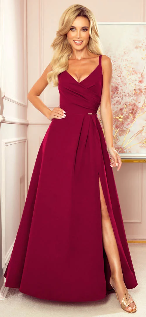 Дълга рокля в цвят бордо за сватба като гост