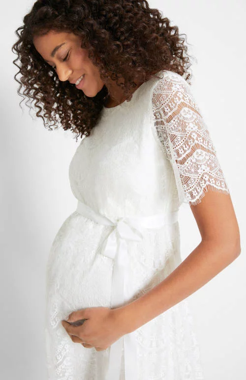 Сватбена рокля за голям бременно корем